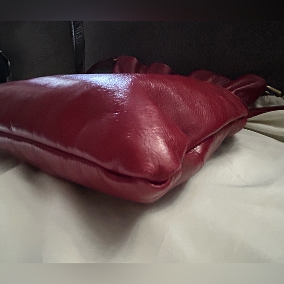 SOLD**** Authentic Hobobags "Prose" crossbody/shoulder bag. Offers are welcome! - Picture 8 of 12